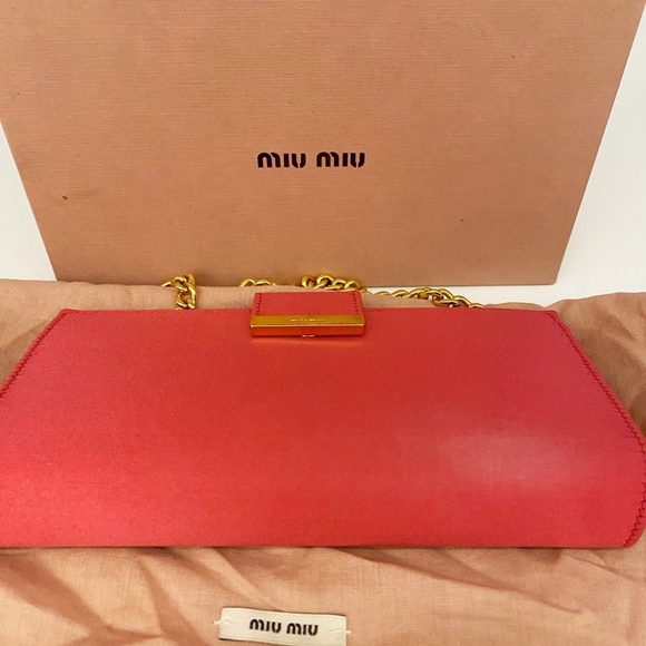 Sale!Miu Miu Wallet on Chain - Picture 13 of 16
